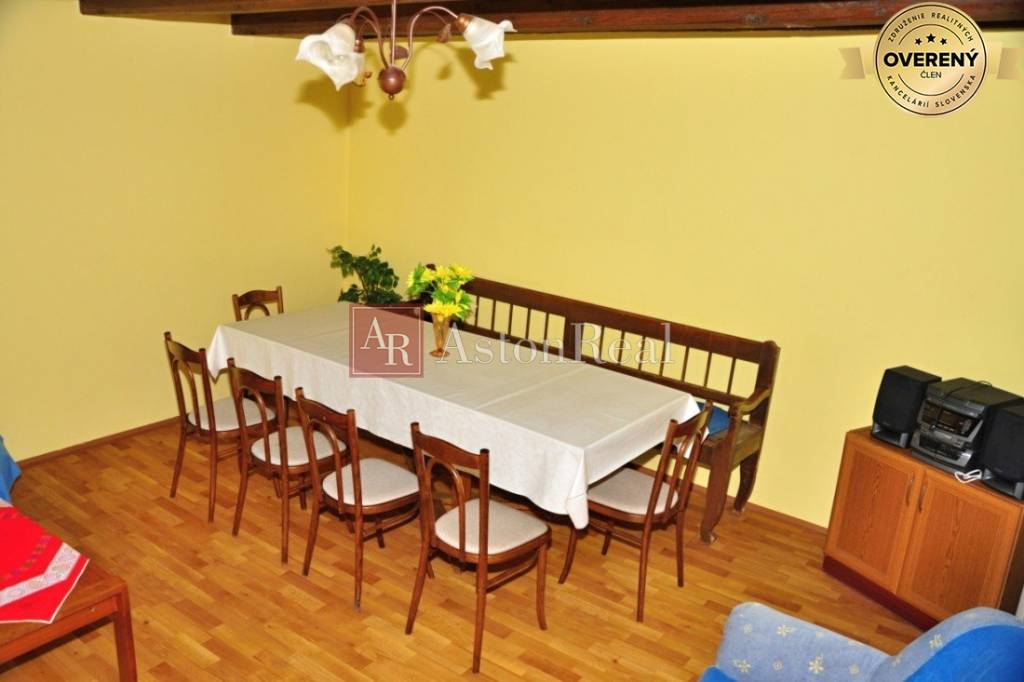 Predaj:Prerobený 4-izbový RODINNÝ DOM, pozemok 675 m2, Diviaky