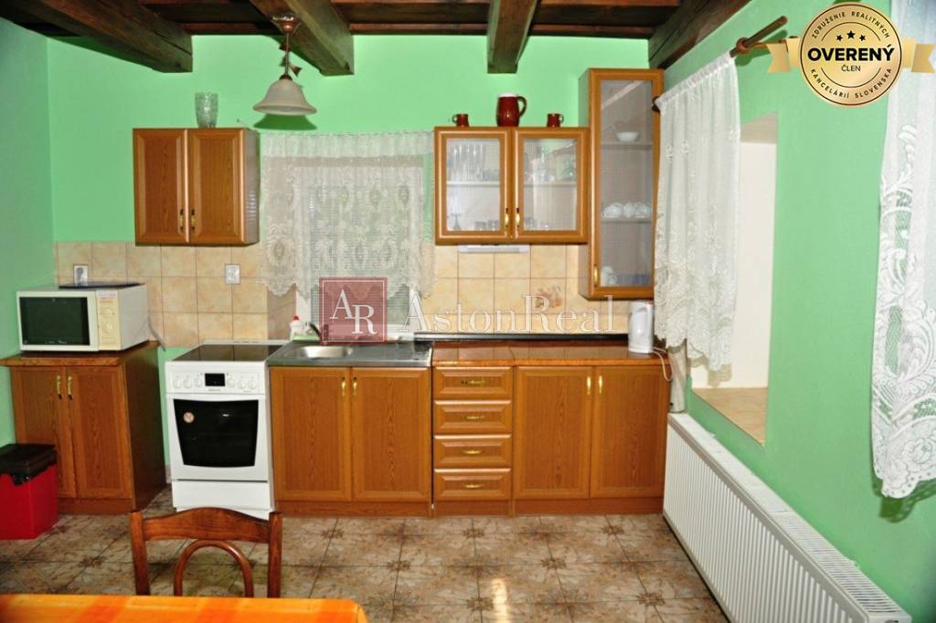 Predaj:Prerobený 4-izbový RODINNÝ DOM, pozemok 675 m2, Diviaky
