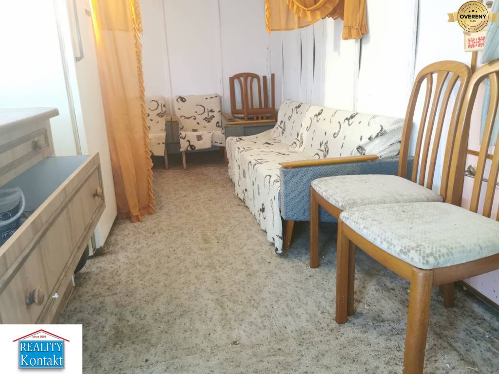 Znížená cena! Ponúkame na predaj chatku s pozemkom - Kolárovo