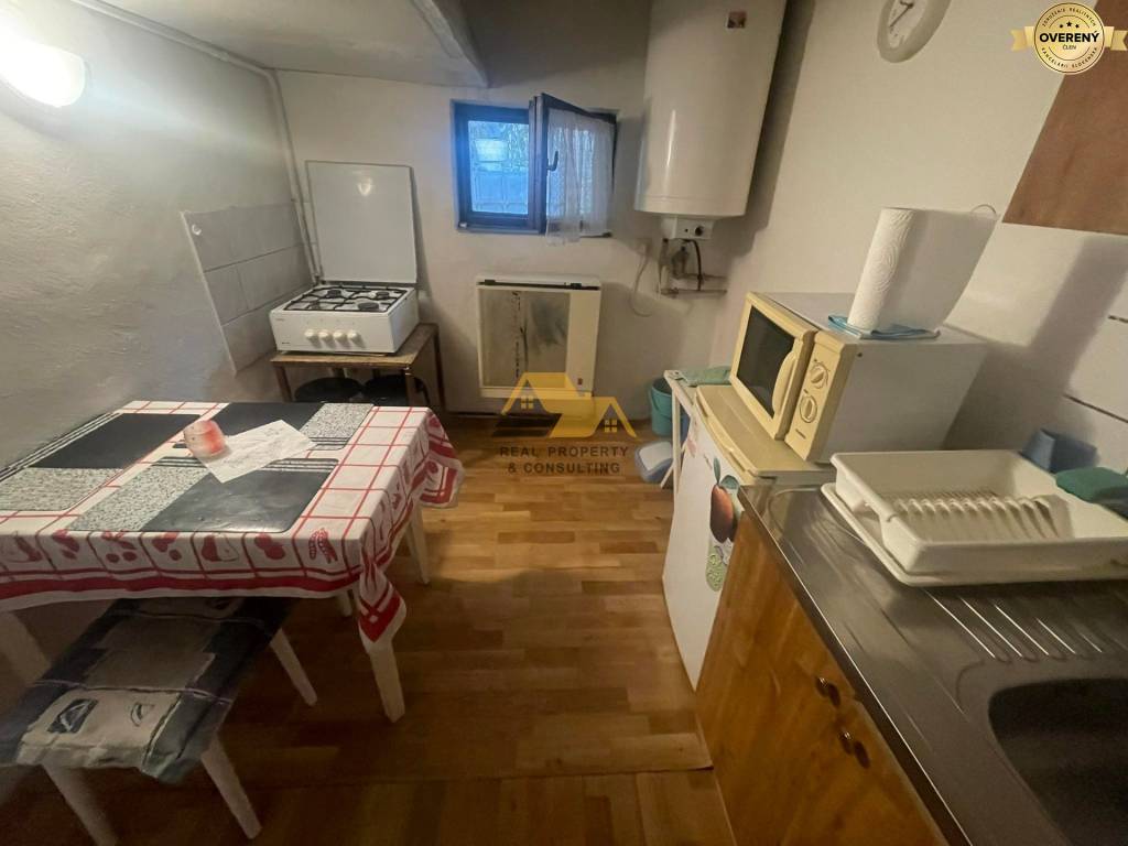 Predám apartmánový dom v obci Podhájska