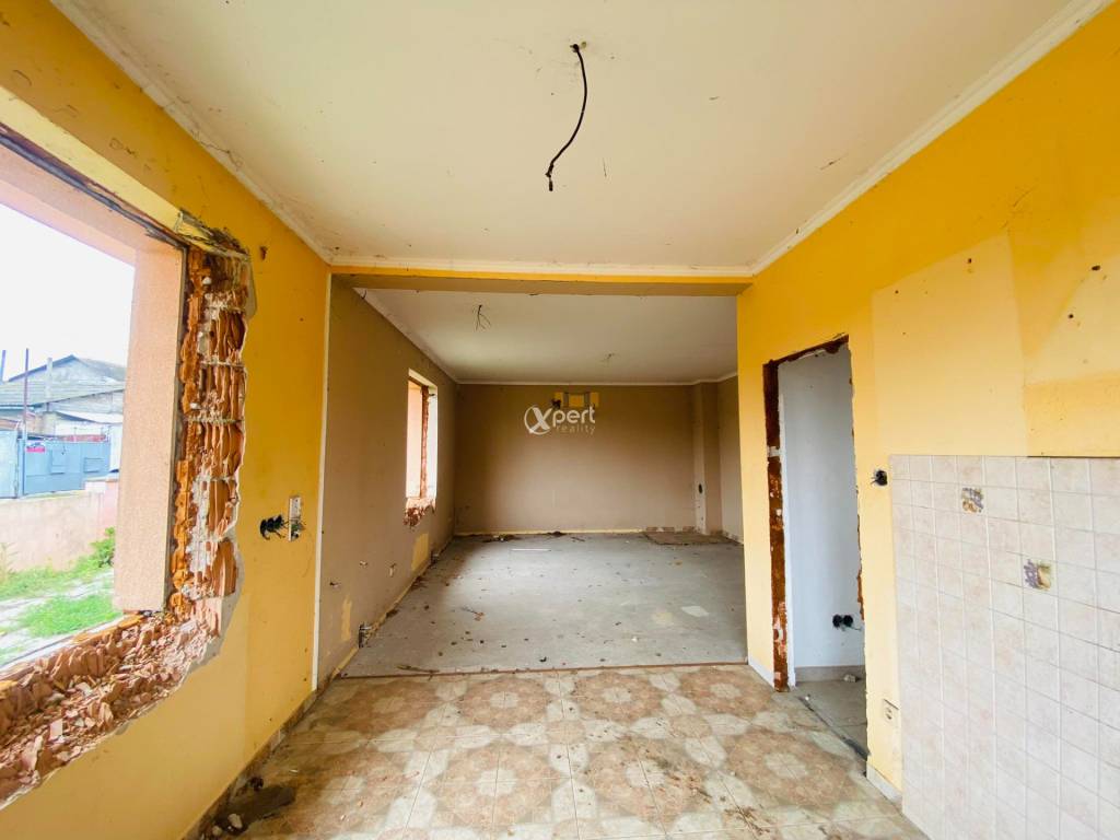 Predám 2 izb. RD v obci Pataš -nutná kompletná rekonštrukcia-701 m2 