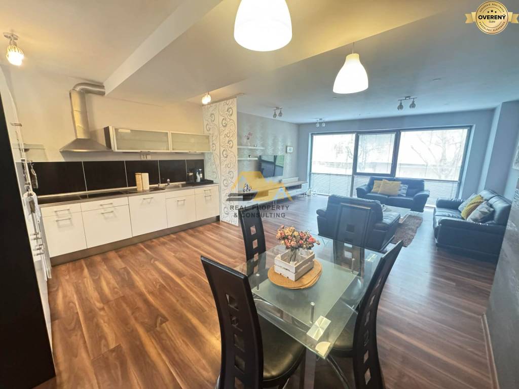 Prenajmem veľký 3 izbový byt v centre v Nových Zámkoch