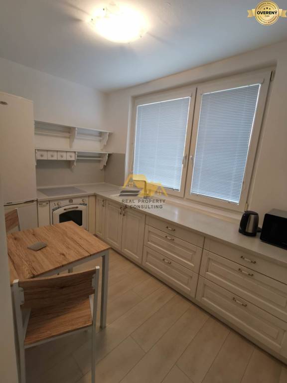 Prenajmem 2 izbový byt s balkónom v Nových Zámkoch