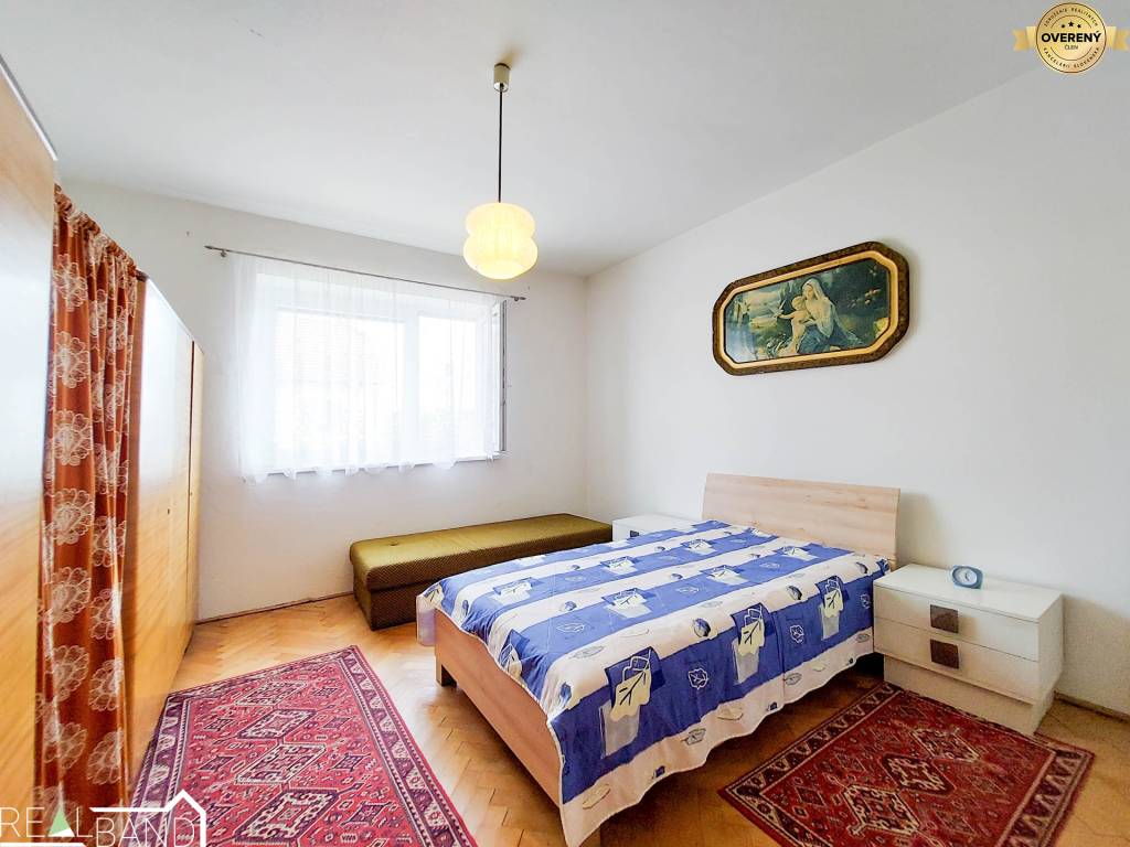 Predaj, priestranný 4-izbový rodinný dom v obci Brodské, 1642m²