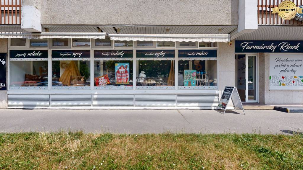 Na PRENÁJOM obchodný priestor priamo v centre mesta Pezinok