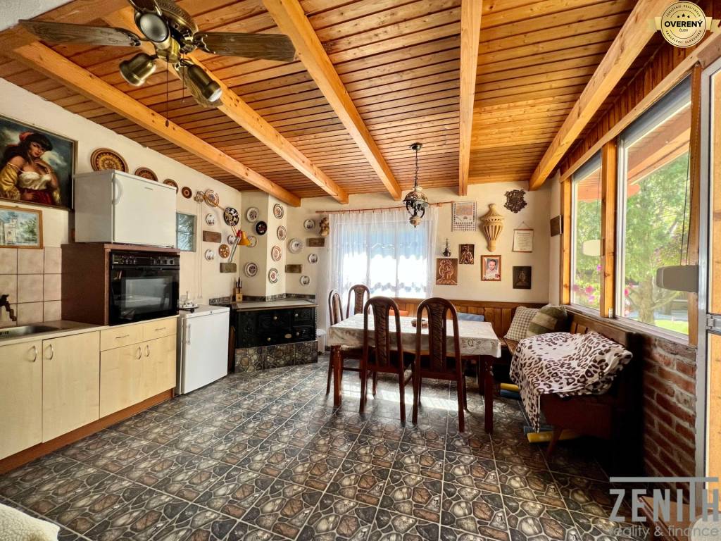 Predaj !!! 4 izbový rodinný dom s bazénom v obci Michal na Ostrove