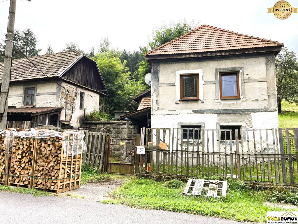 Rodinný dom v okrajovej časti obce Podkriváň, okres Detva
