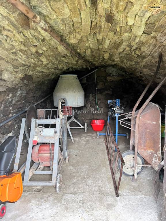 NOVÁ CENA: dom na pozemku 830 m2, Banský Studenec, Kolpašské jazero