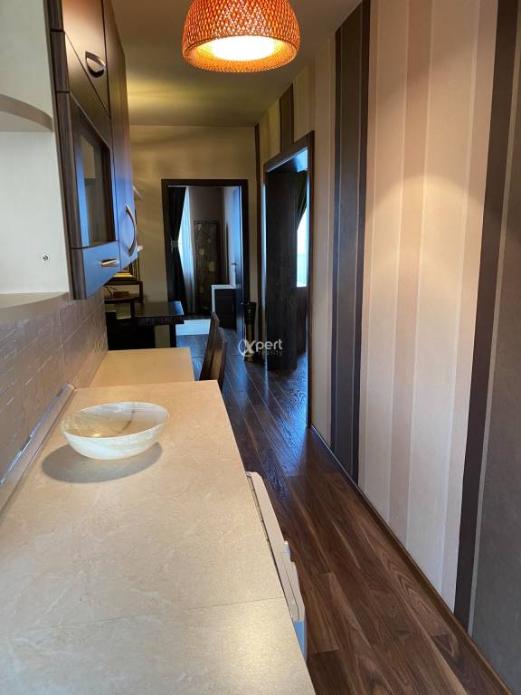 Na prenájom moderný a kompletne zariadený 3 izbový byt v Dun. Strede 