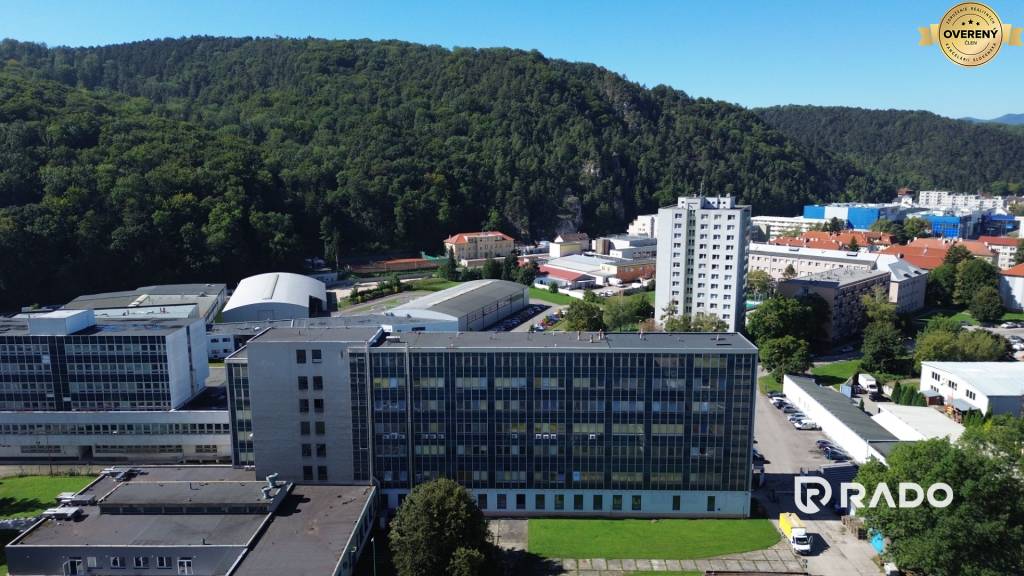IBA U NÁS! Exkluzívne na predaj administratívna budova 