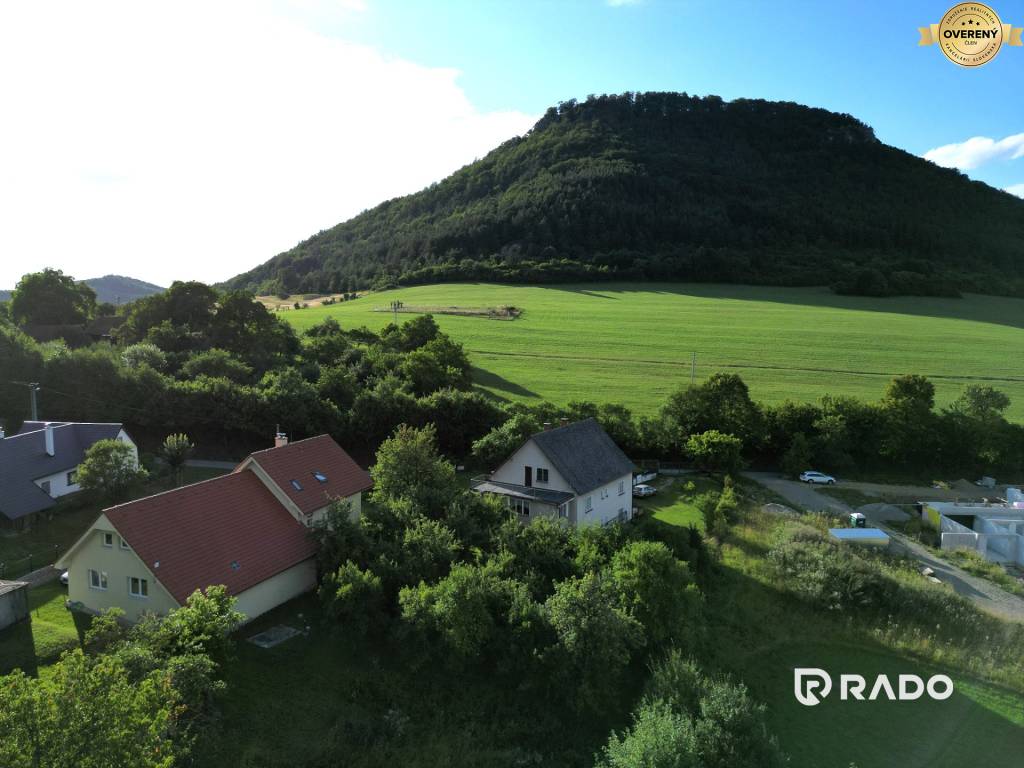RADO | Rodinný dom s romantickými výhľadmi v srdci Strážovských vrchov