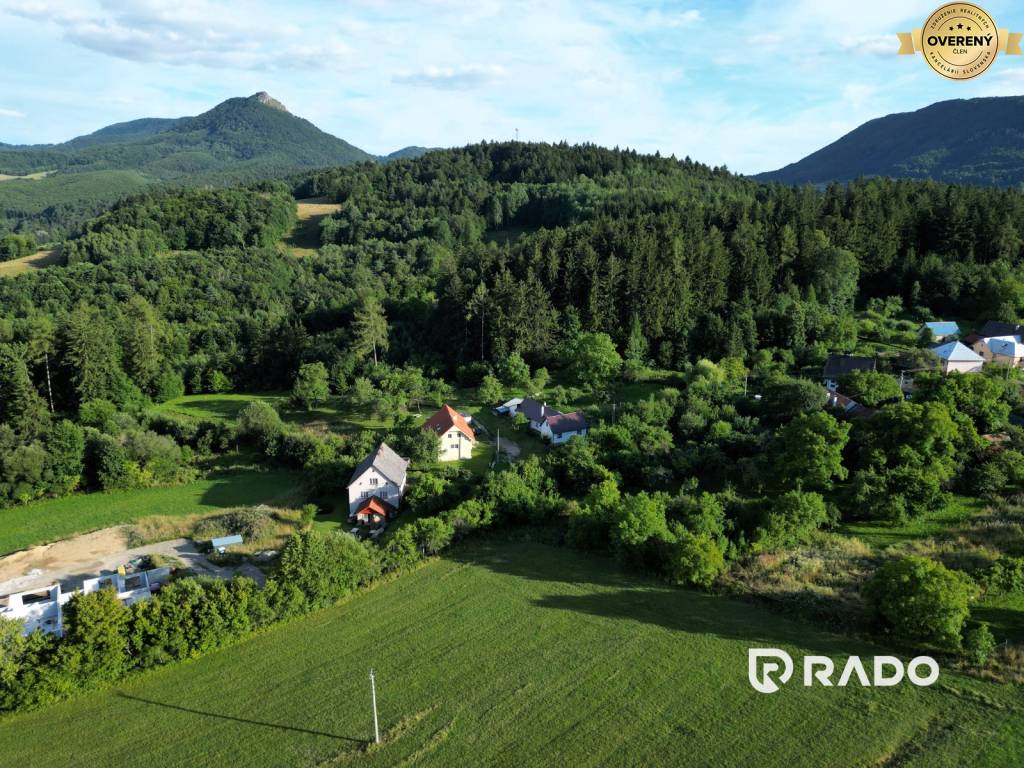 RADO | Rodinný dom s romantickými výhľadmi v srdci Strážovských vrchov