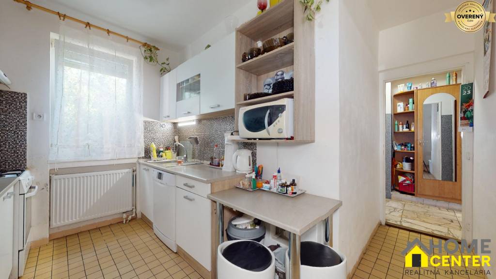 NOVÁ CENA! ZREKONŠTRUOVANÝ 4 IZBOVÝ, PODPIVNIČENÝ RODINNÝ DOM, BENE
