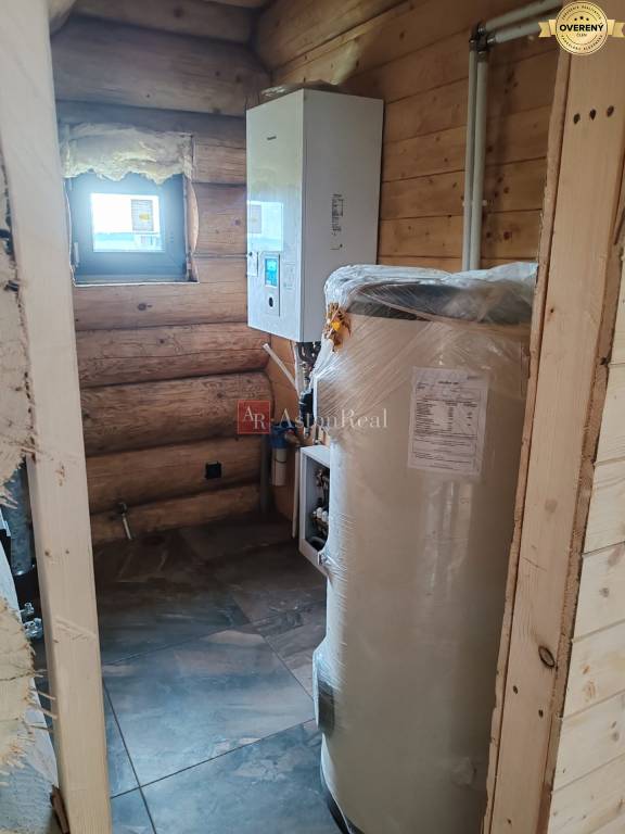 ZRUBOVÁ CHATA v krásnej lokalite pod TATRAMI, Veľká Lomnica