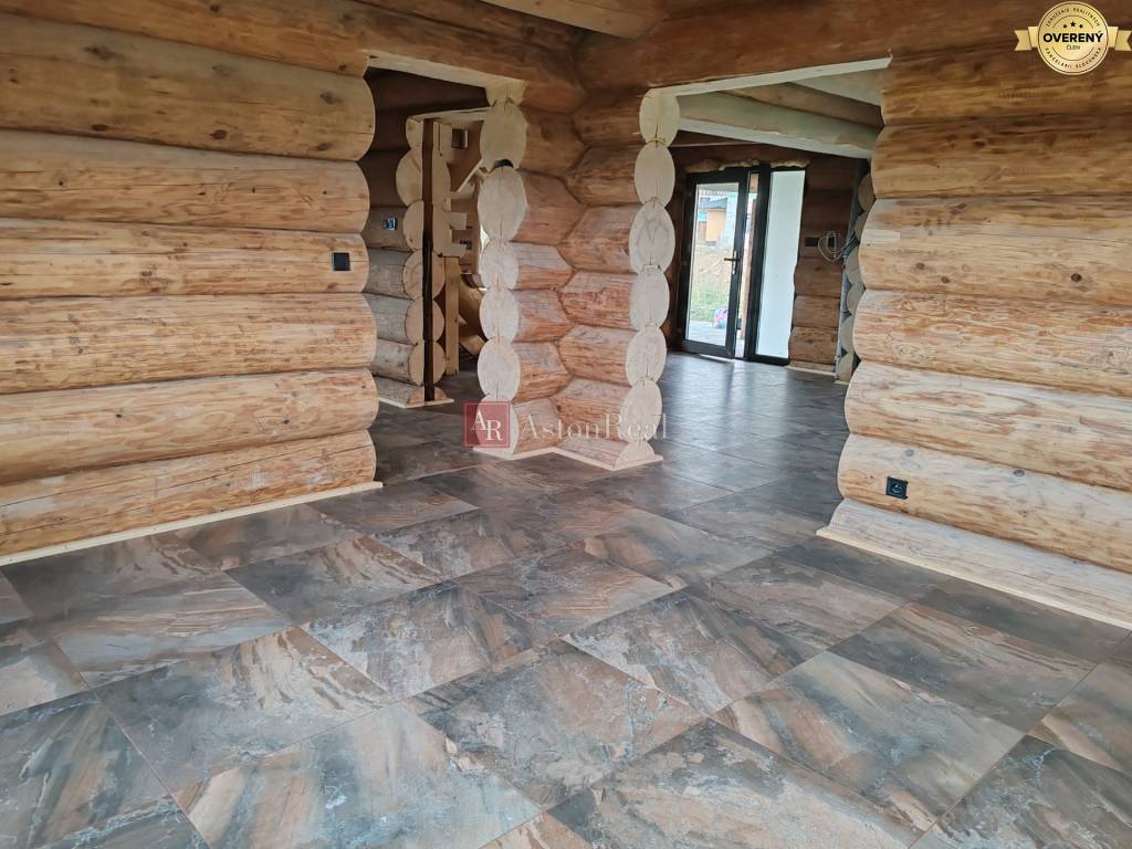 ZRUBOVÁ CHATA v krásnej lokalite pod TATRAMI, Veľká Lomnica