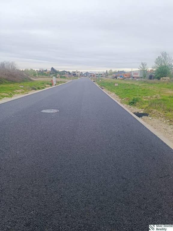 Pozemky na výstavbu RD s prípojkami, Hrubý Šúr, okr. Senec