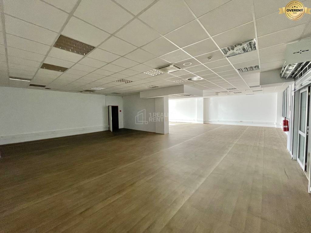 Na prenájom kancelárske priestory 150 m2 v Living centre v Žiline
