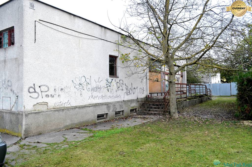ZĽAVA, PREDAJ! Budova služieb Sečovce, široký potenciál, 583m2.