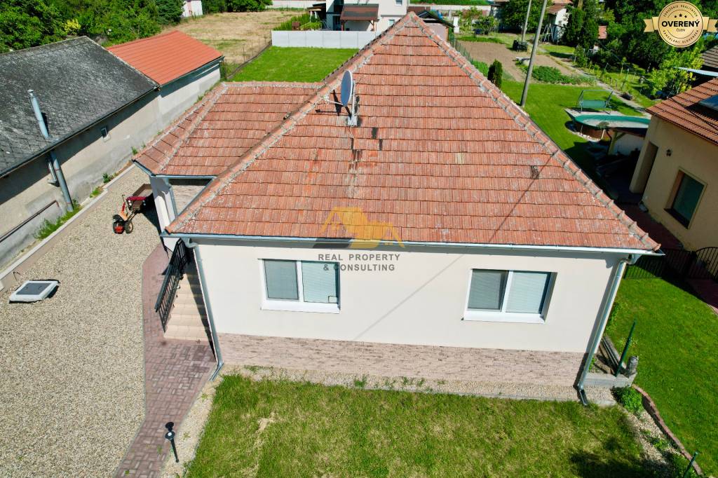 Predám zrekonštruovaný rodinný dom v obci Podhájska