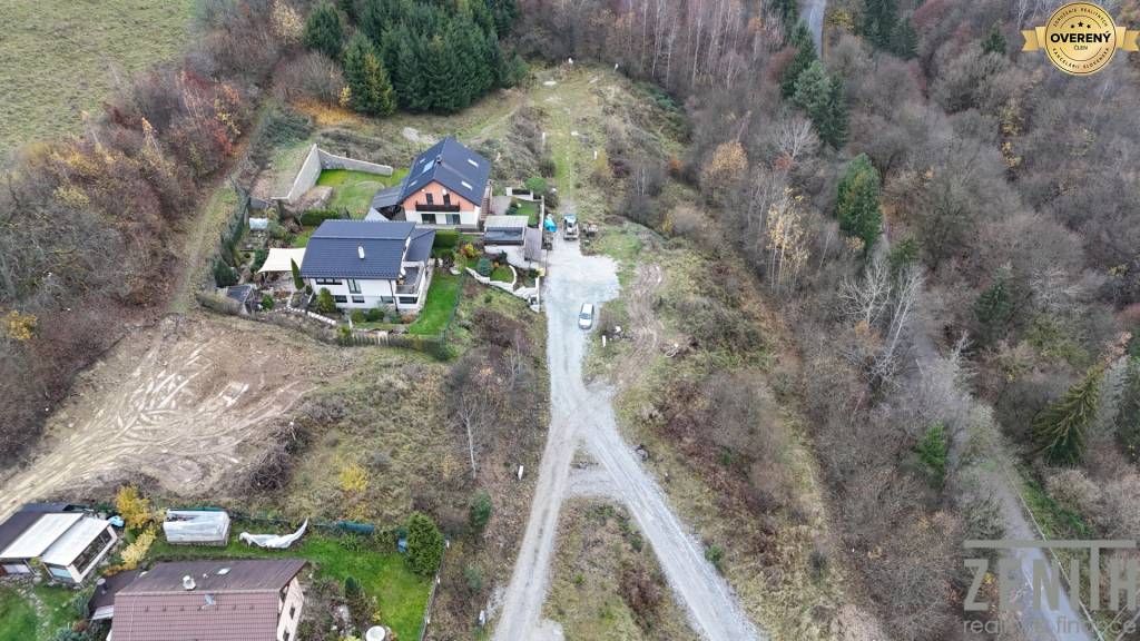 PREDAJ!!! 14 stav. pozemkov v súkromnej ulici na okraji obce Ovčiarsko