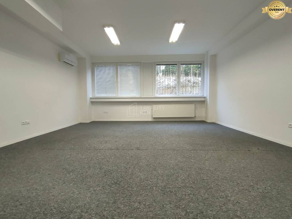 Prenájom Iný Iný-Prenájom-Bátovce-599.00 €