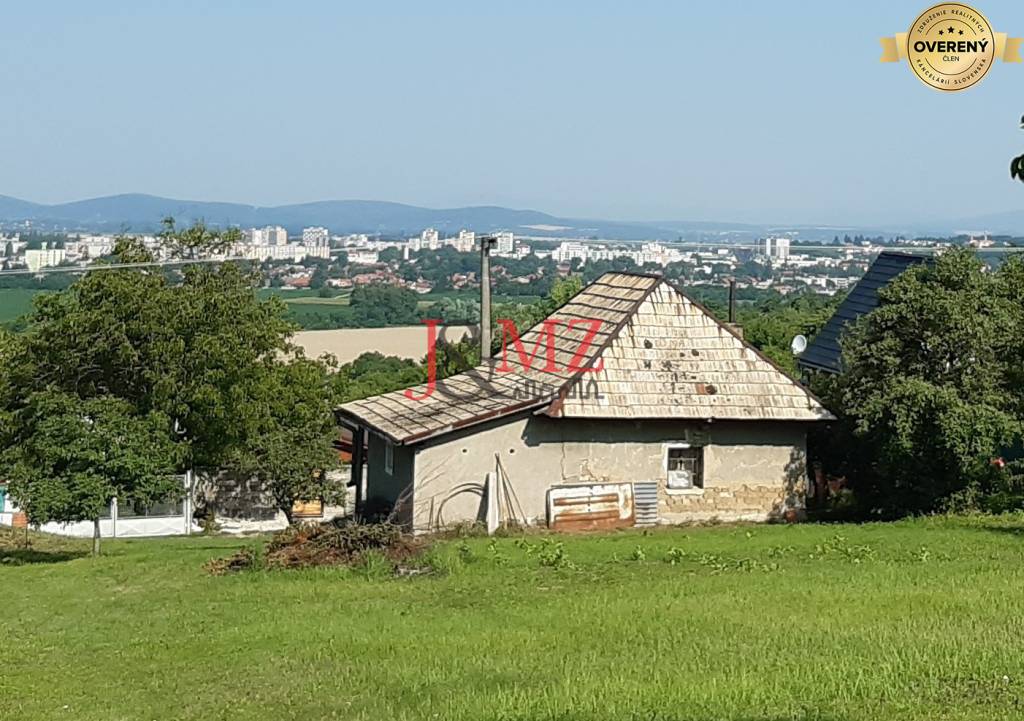 Pozemok s viničným domom 3.700 m2, šírka 34 m, Levice (SM - 722)