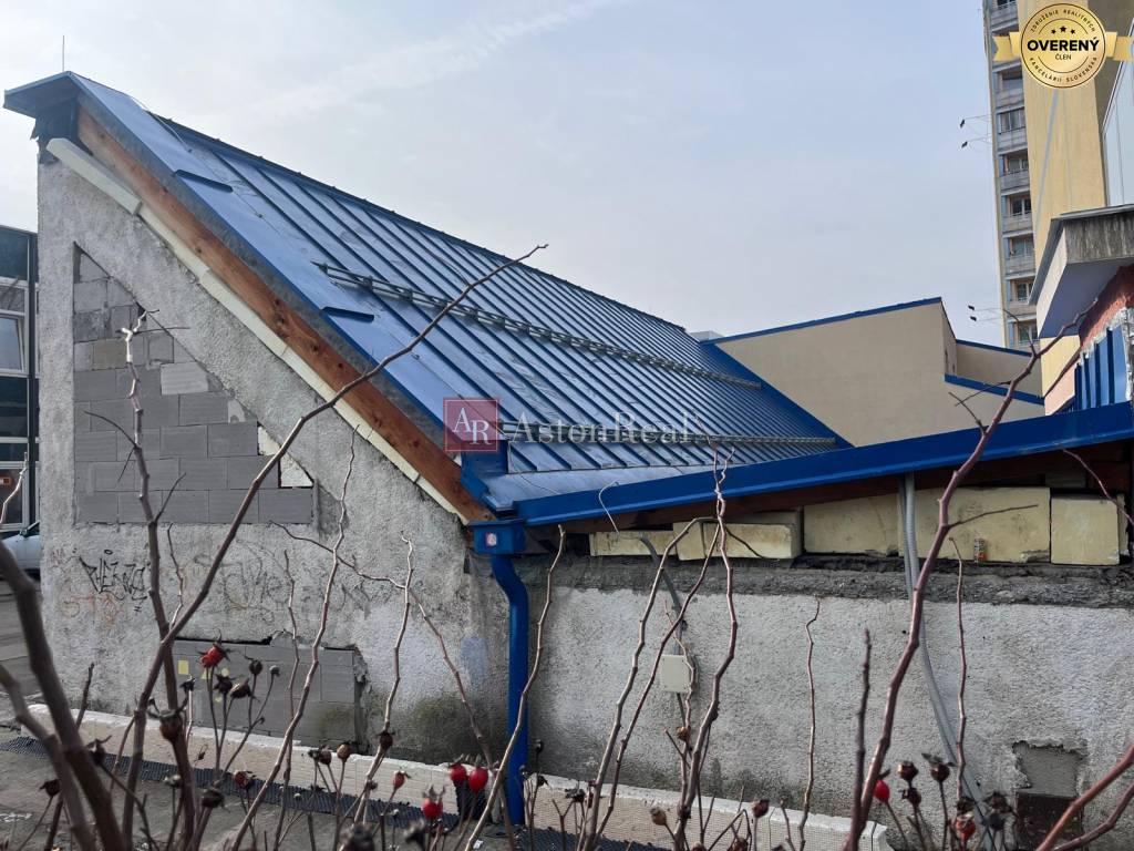 Na predaj: pozemok v centre mesta, bývalá kotolňa, Námestie Slobody