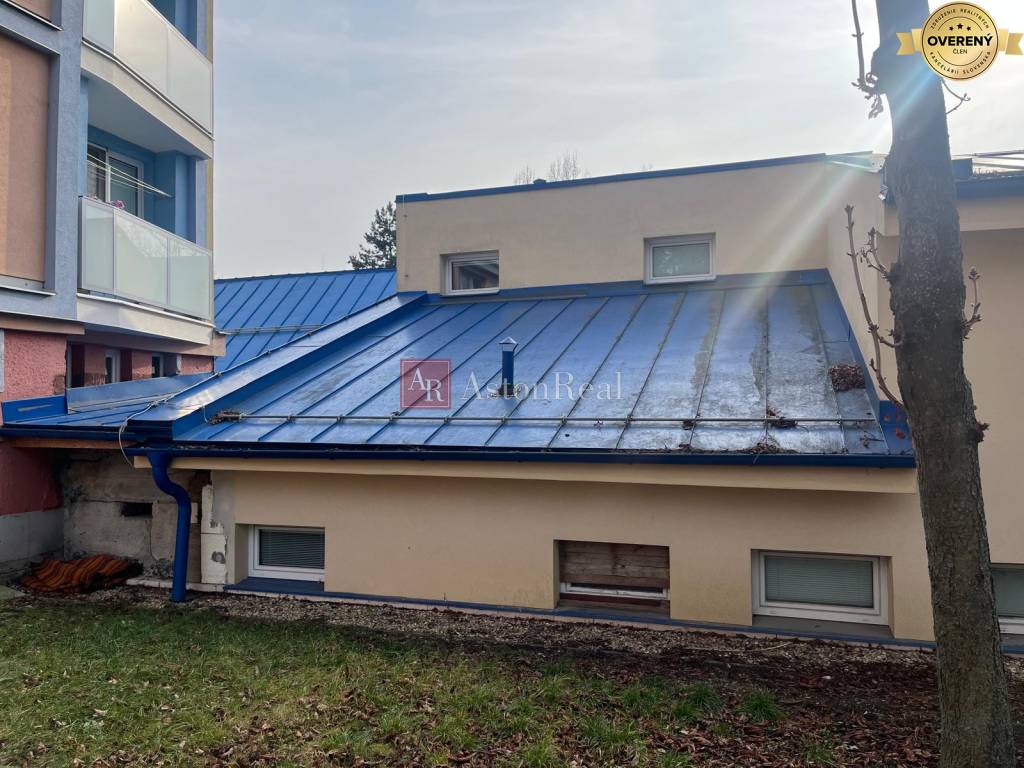 Na predaj: pozemok v centre mesta, bývalá kotolňa, Námestie Slobody