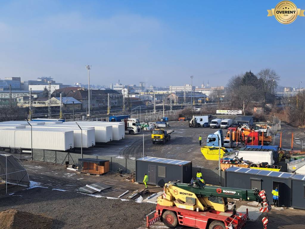 Prenájom: Oplotený pozemok v Žiline o výmere 4500 m2 s adminis.budovou