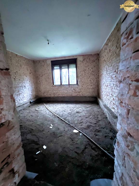 Tehlový holodom pripravený na dokončenie podľa vašich predstáv 