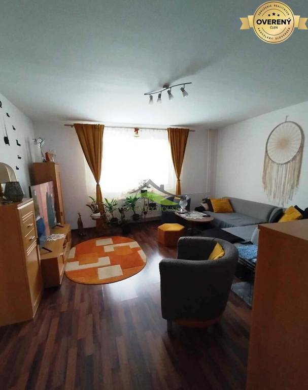 Väčší 3 izbový byt  na sídlisku SNP v Michalovciach.