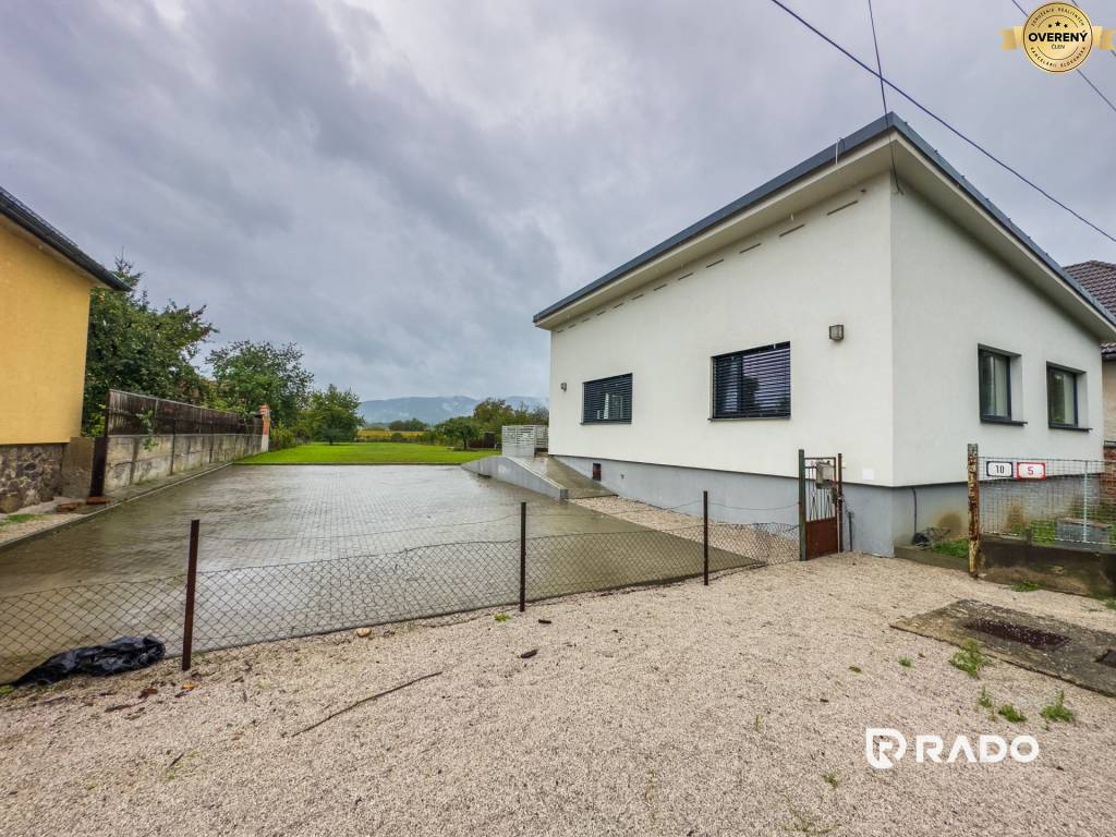 RADO|Na predaj rodinný dom s veľkým pozemkom v obci Nedožery–Brezany