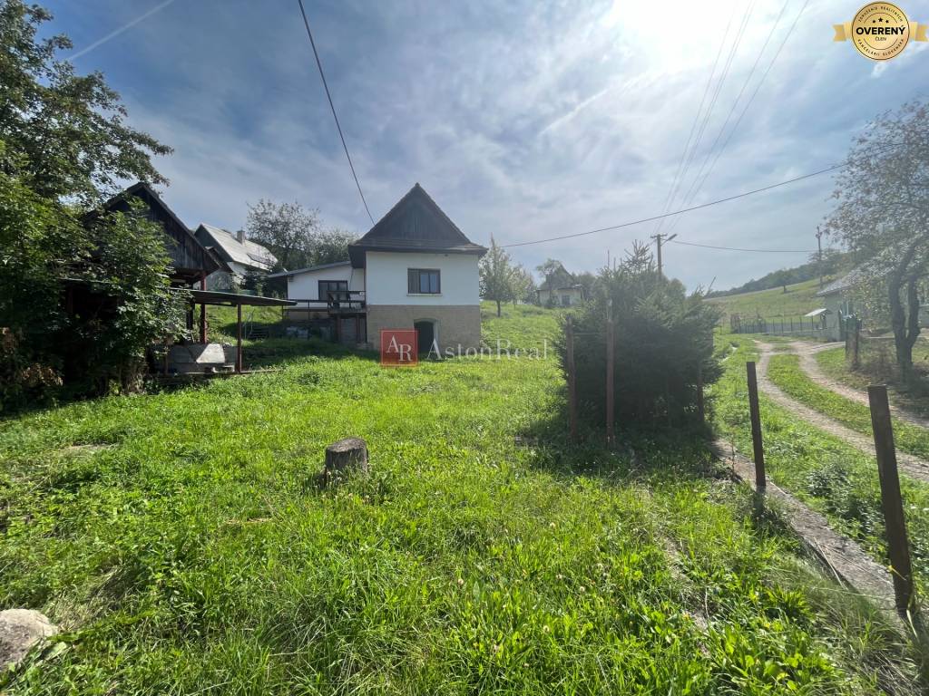 ZNÍŽENÁ CENA: Chalupa, pozemok: 830 m2, pri jazere, Banský Studenec 