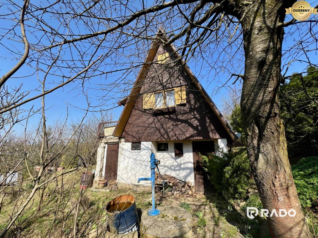 RADO | Predaj pozemku so záhradnou chatkou, 1186m2, ZO Chrásť, Trenčín
