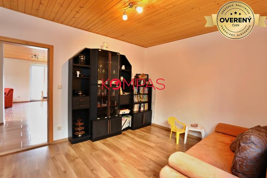 NOVOSTAVBA RODINNÉHO DOMU – PODZÁMČOK