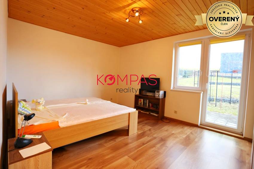 NOVOSTAVBA RODINNÉHO DOMU – PODZÁMČOK