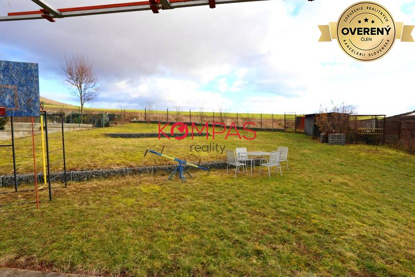 NOVOSTAVBA RODINNÉHO DOMU – PODZÁMČOK