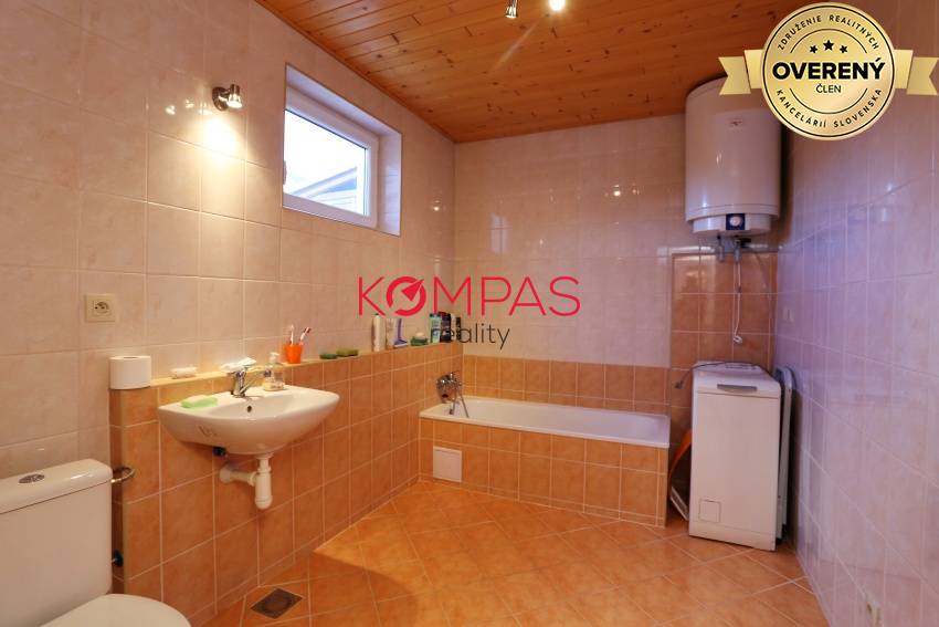 NOVOSTAVBA RODINNÉHO DOMU – PODZÁMČOK