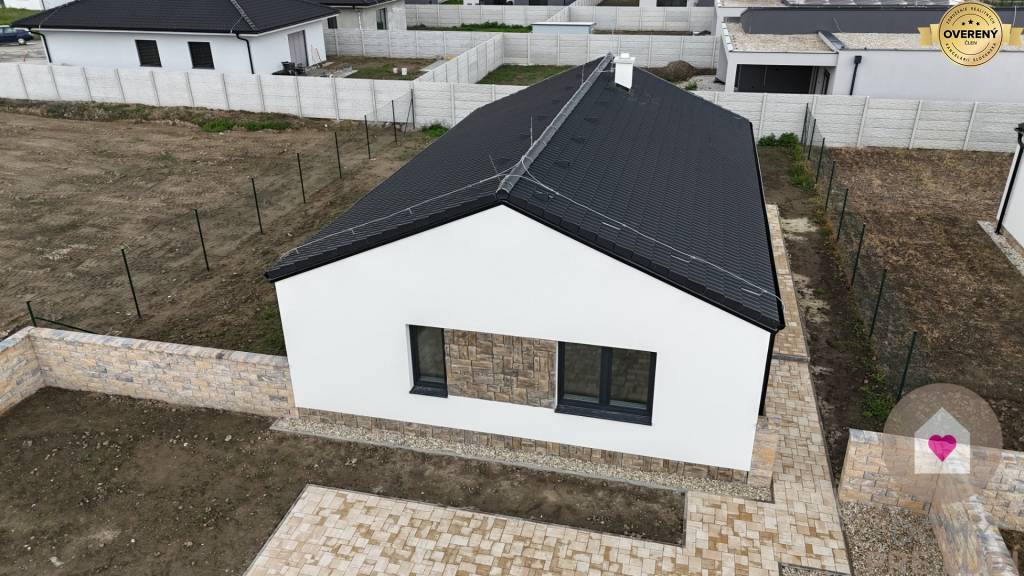 Krásny 4 izbový RD bungalov 92,26 m2 na pozemku 495 m2, Senec
