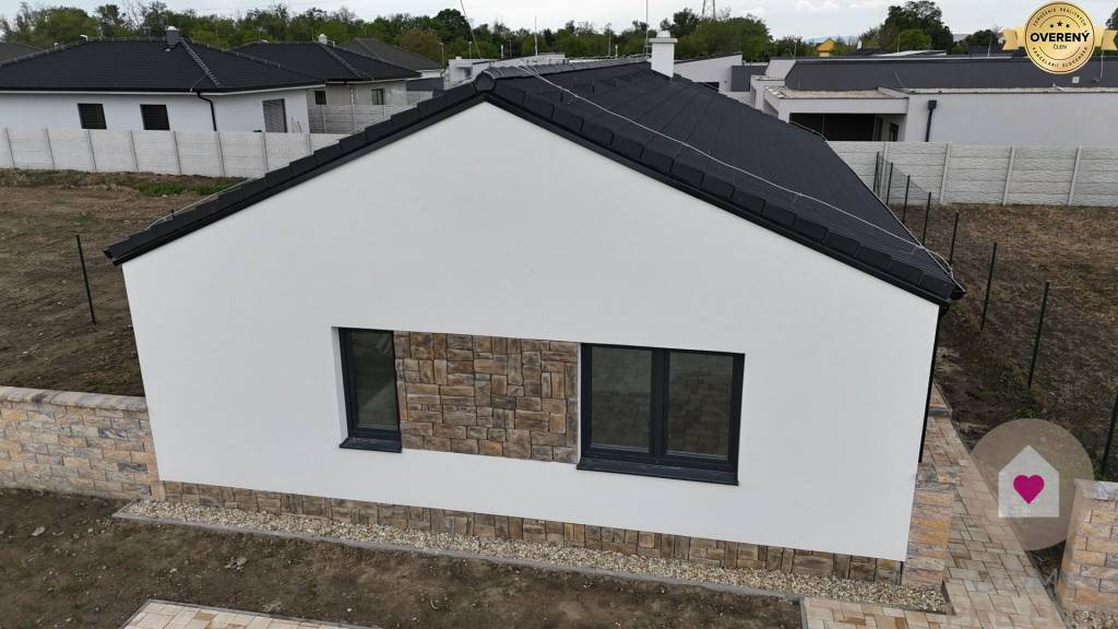 Krásny 4 izbový RD bungalov 92,26 m2 na pozemku 495 m2, Senec