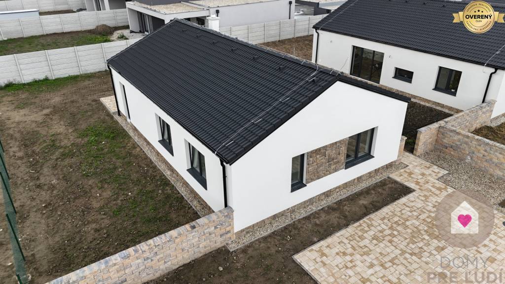 Krásny 4 izbový RD bungalov v štandarde na pozemku 495 m2, Senec