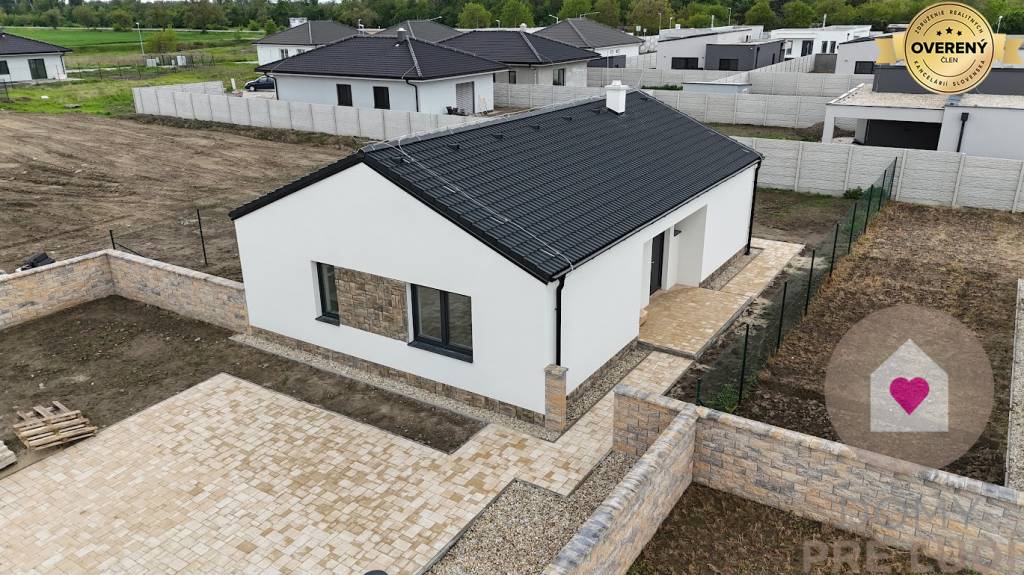 Krásny 4 izbový RD bungalov v štandarde na pozemku 495 m2, Senec