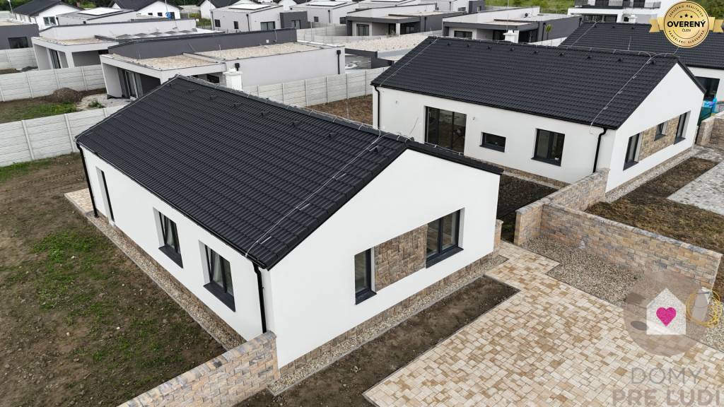 Krásny 4 izbový RD bungalov 92,26 m2 na pozemku 495 m2, Senec
