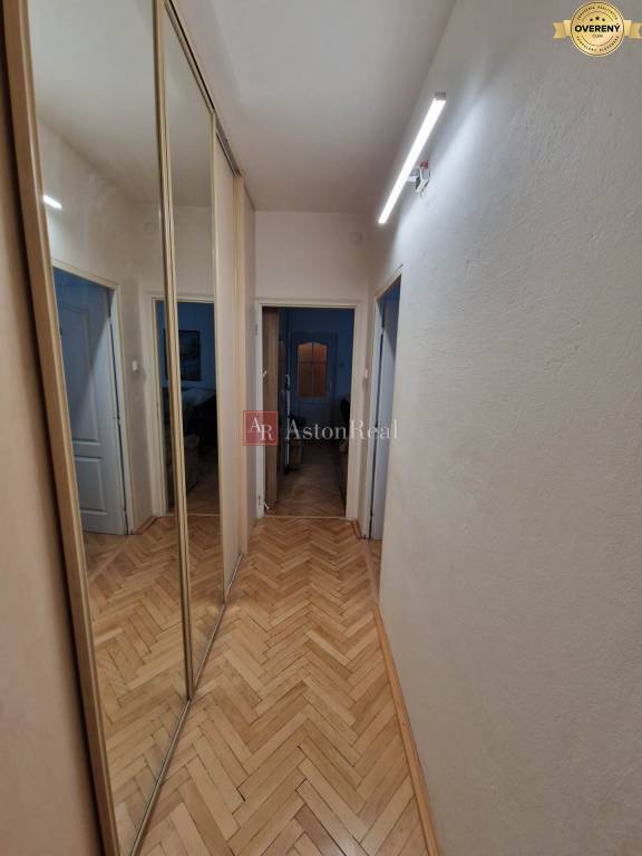 3 izbový byt , 72 m2 veľká loggia, Trnávka Ružinov
