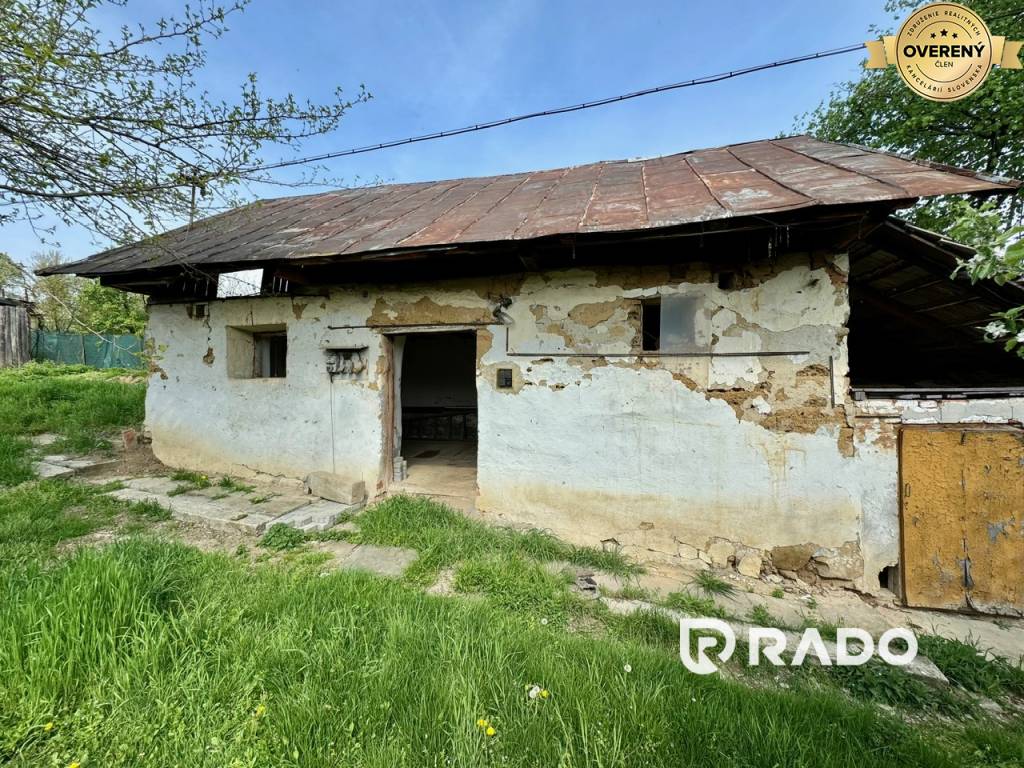 RADO | Vidiecky rodinný dom s pozemkom 1311m2, Adamovské Kochanovce