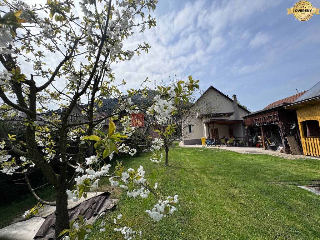 EXKLUZÍVNE: Rodinný dom s nádherným 1462 m2 pozemkom v Stankovanoch