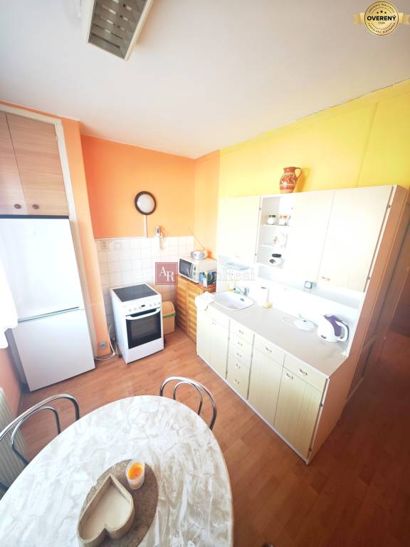 Predaj: 3-izbový byt z balkónom 65 m2, Valaská, okres Brezno