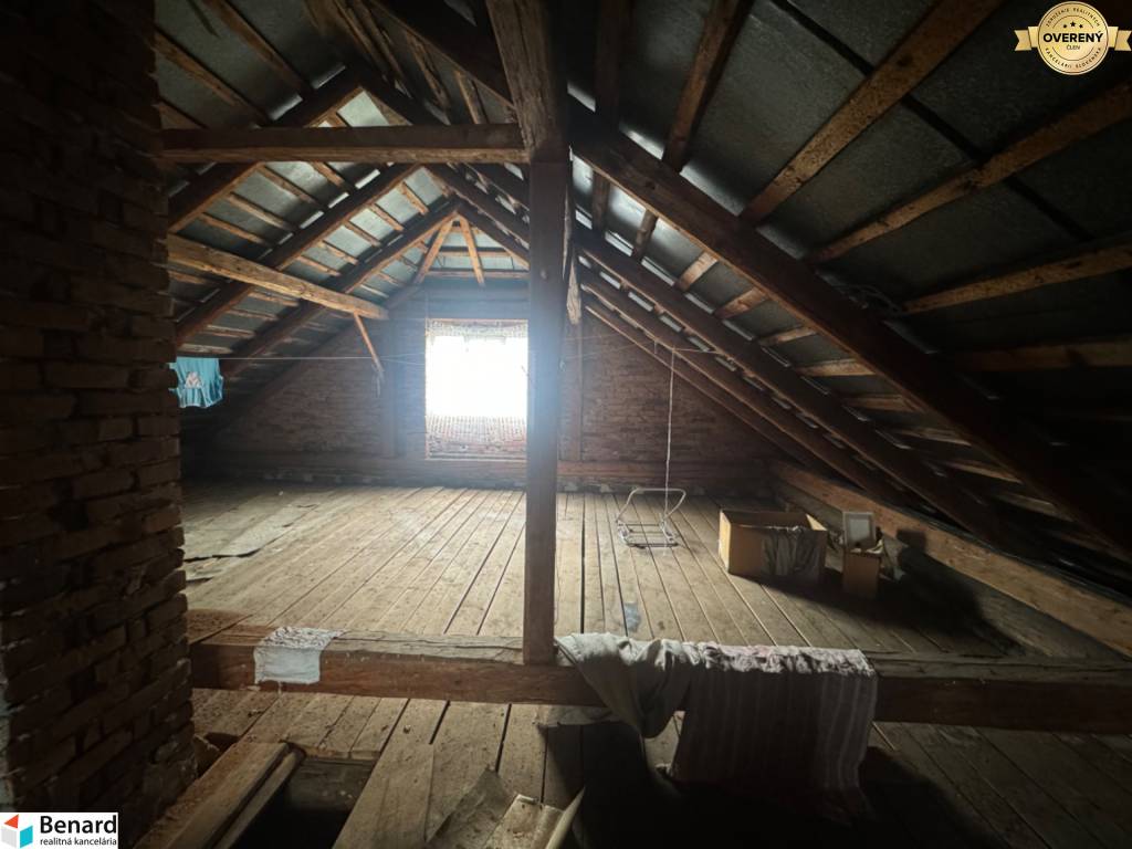 NA PREDAJ RODINNÝ DOM V OBCI JAKUBANY