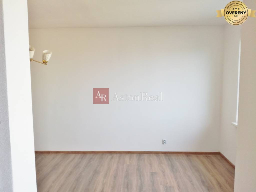 Rezervované! 2 izbový byt 64 m2 s balkónom v centre, Lipt. Mikuláš