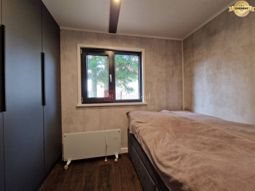 AstonReal: REZERVOVANÉ  pozemok o výmere 463m2 + mobilný dom, Zálesie